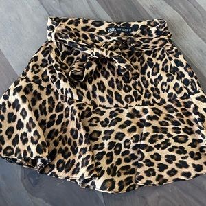 Zara - Leopard mini skirt